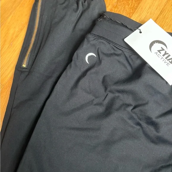 ZYIA Black Joggers - Picture 4 of 6